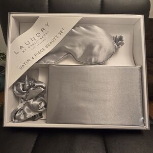 Silver Satin 4-Piece Beauty Set